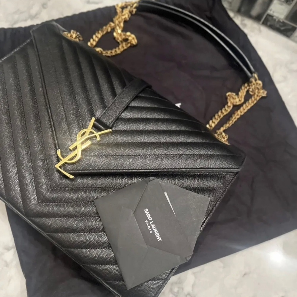 SAINT LAURENT ENVELOPE LARGE BAG IN MATELASSÉ GRAIN DE POUDRE